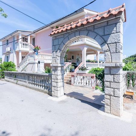 Apartments Barbara 苏佩塔斯卡德拉加 外观 照片