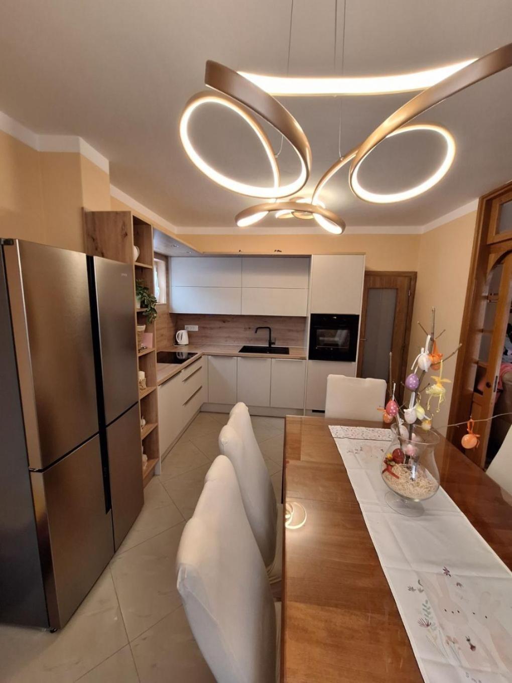 Apartments Barbara 苏佩塔斯卡德拉加 外观 照片